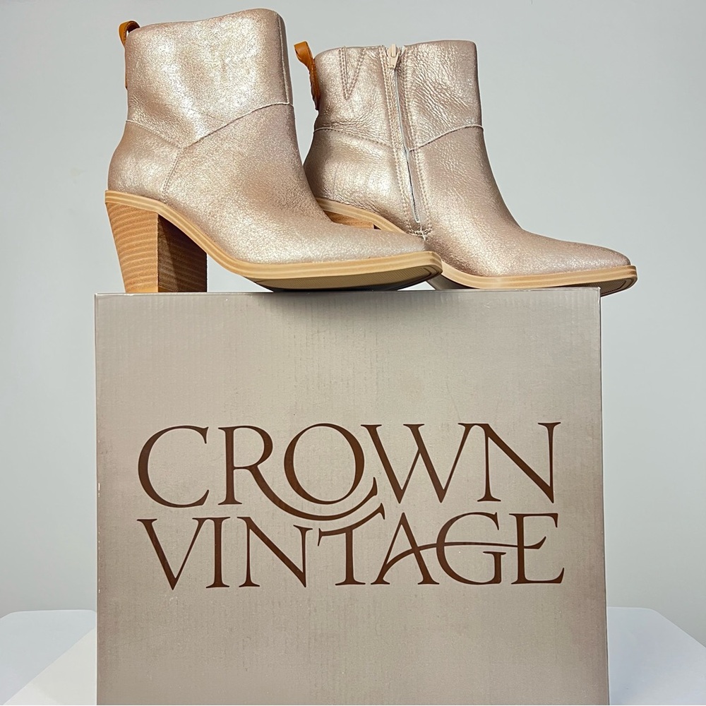 Crown Vintage Women's Shimmering Cream Heeled Boots